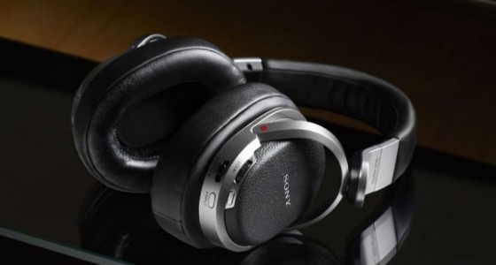 Sony представила наушники с поддержкой звука 9.1