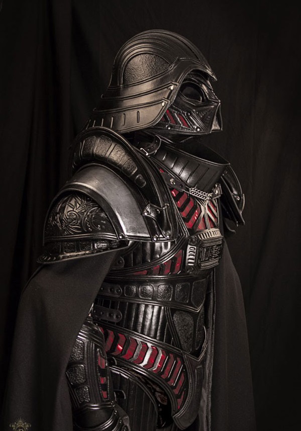 The-Medieval-Darth-Vader-Armor-2