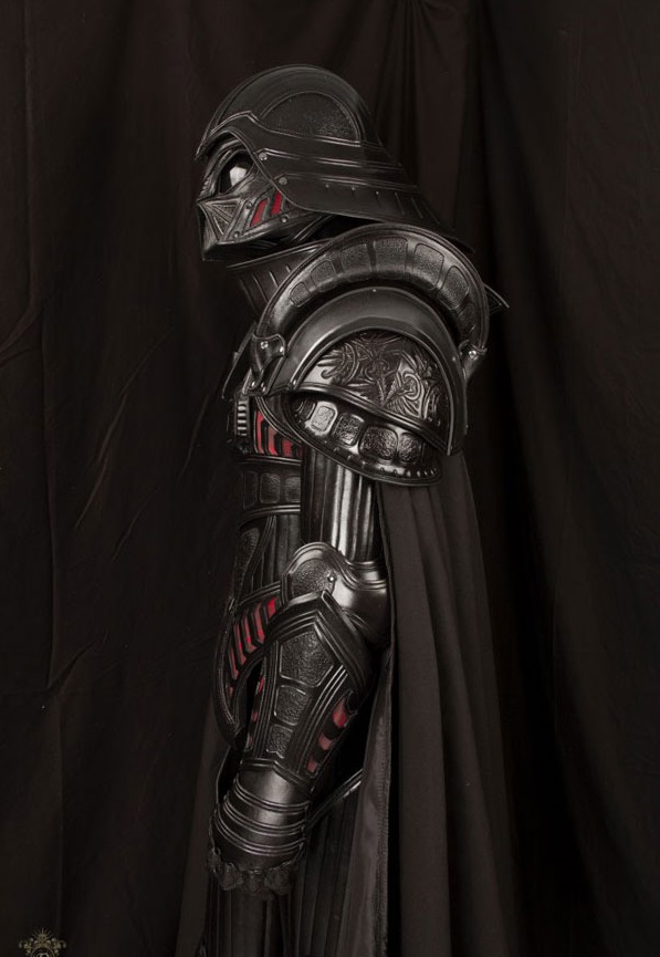 The-Medieval-Darth-Vader-Armor-3