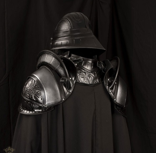 The-Medieval-Darth-Vader-Armor-4