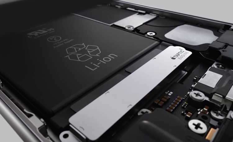 Apple начала ремонтировать iPhone с неоригинальными АКБ